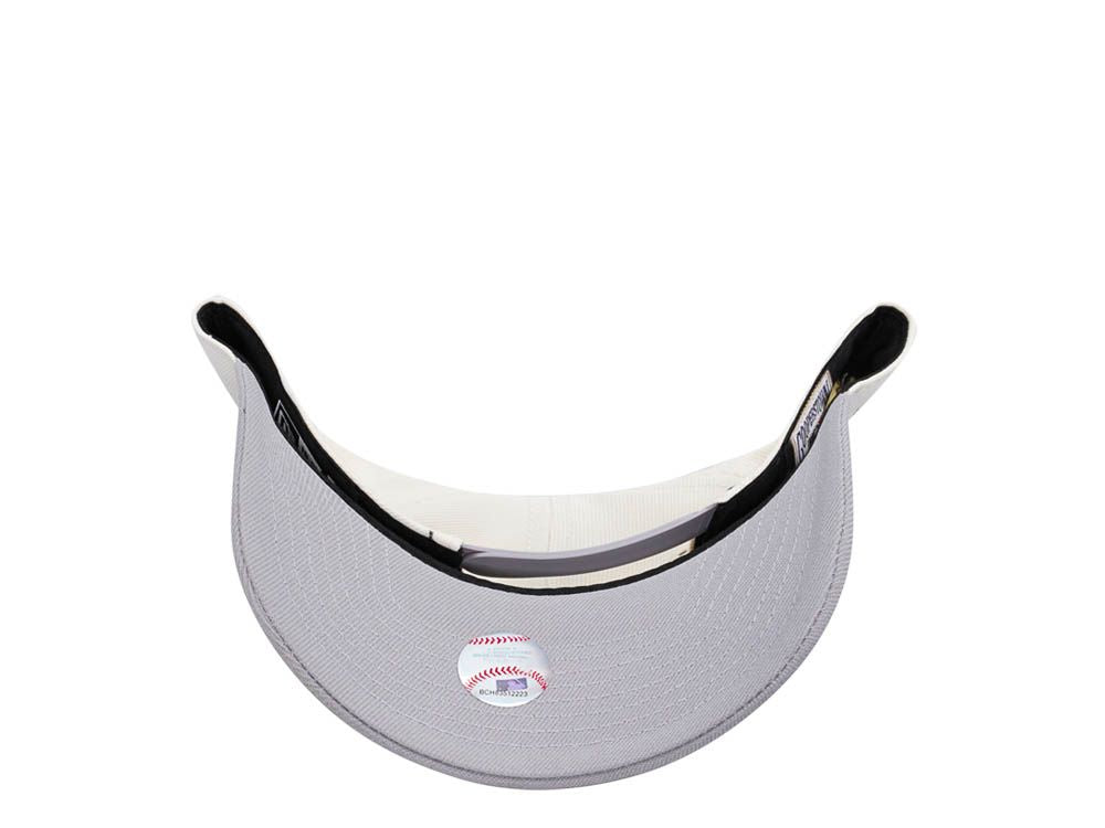 NEW ERA NEW YORK YANKEES WORLD SERIES 1999 CHROME
METALLIC TWO TONE EDITION 9FORTY A FRAME SNAPBACK
GORRA