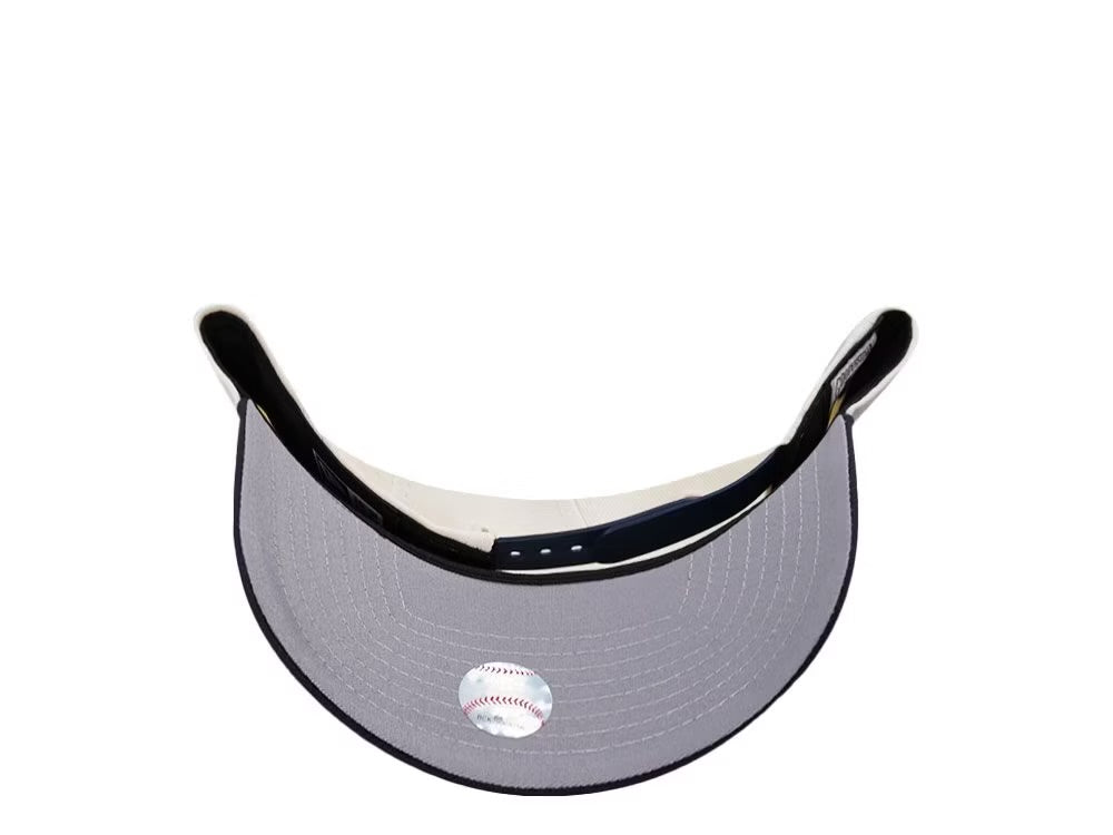New Era New York Yankees Subway Series 2000
Chrome Two Tone Edition 9Forty A Frame Snapback
Gorra